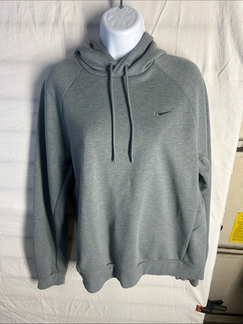 Nike Men’s Heather Gray Hooded Pullover Sweatshirt